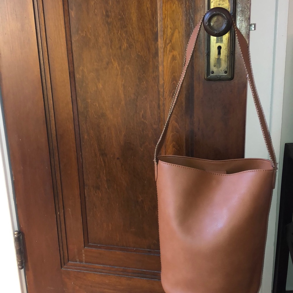 Universal Thread Bucket Bag